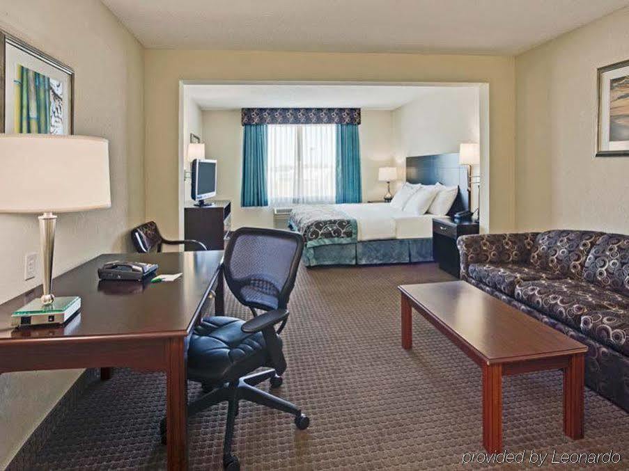 Готель La Quinta By Wyndham Clearwater South Екстер'єр фото